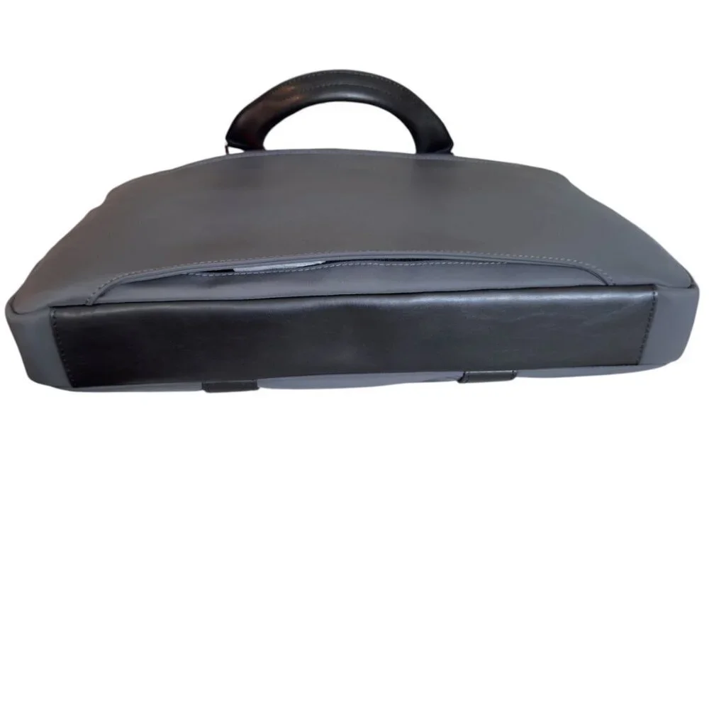 Tumi Thornbury Grey Nylon & Leather‎ Triple compartment Briefcase Bag 136350